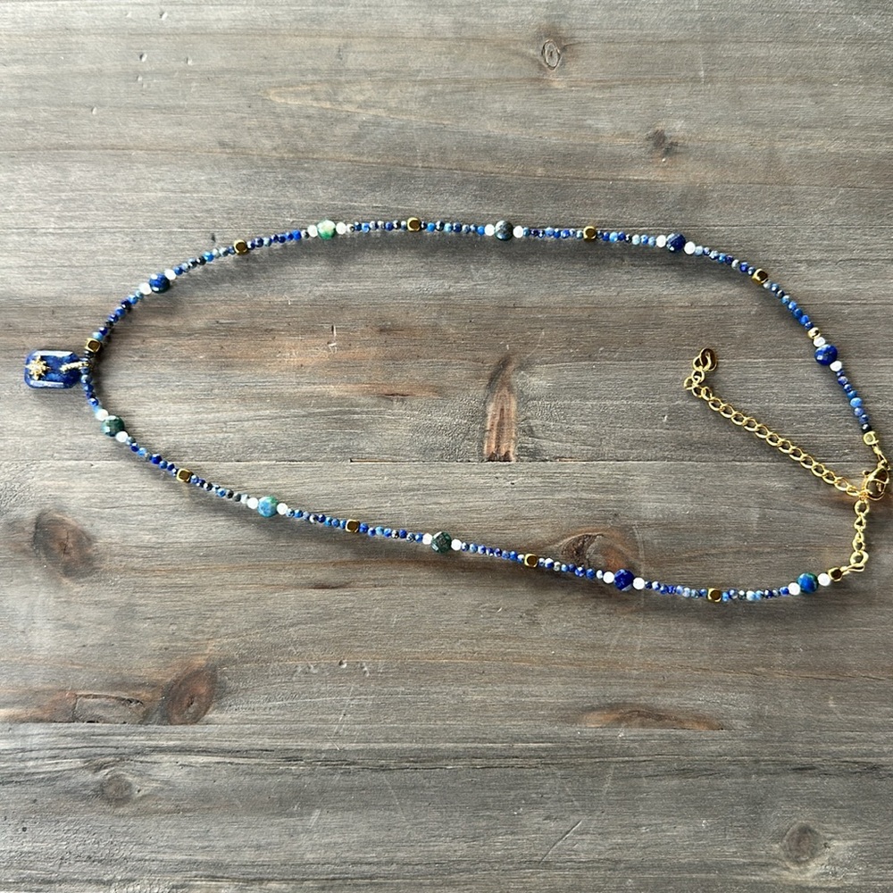 Dainty blue lapis and gold necklace - Picture 7 of 10
